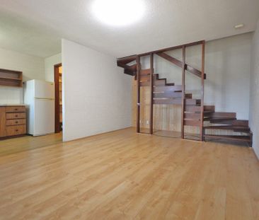 MODERN 2X1 T/HOUSE BOASTING GREAT VALUE AND A LOCATION! - Photo 1