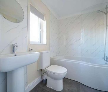 Falcon Way, Beck Row, Bury St Edmunds, Suffolk, IP28 - Photo 2