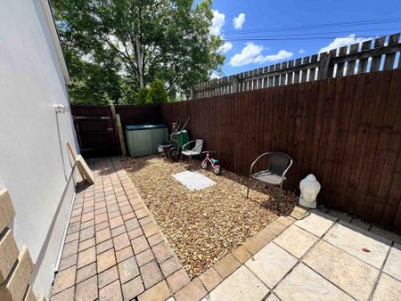 4 bedroom detached house to rent - Photo 4