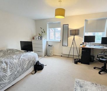 4 bedroom semi-detached house to rent - Photo 1