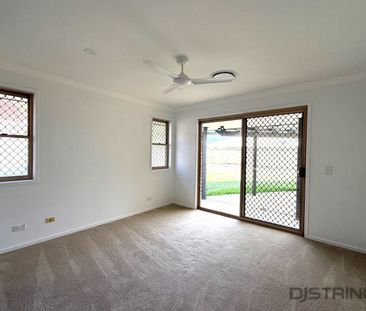 3 BEDROOM FAMILY HOME - Near Kirra Beach ! - Photo 1