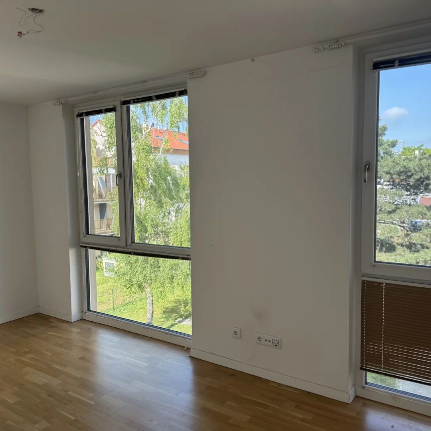 Sonnige, barrierefreie Wohnung mit Loggia, inkl. Küche- Nähe Badner Bahn und Bhf. Mödling - Photo 1