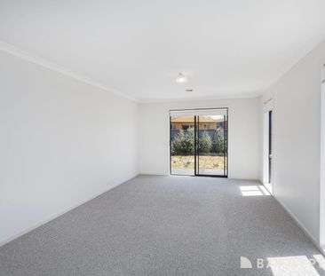 Discover your ideal home in this beautifully presented three-bedroo... - Photo 6