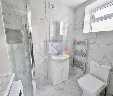 Marshall Drive, Hayes, UB4 - Photo 3