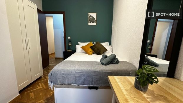 madrid, Community of Madrid 28012 - Photo 1