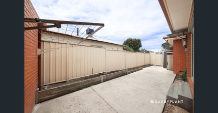 Stylish Low-Maintenance Living in the Heart of Pascoe Vale South - Photo 5