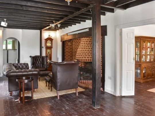 Merstham, REDHILL, RH1 - Photo 1