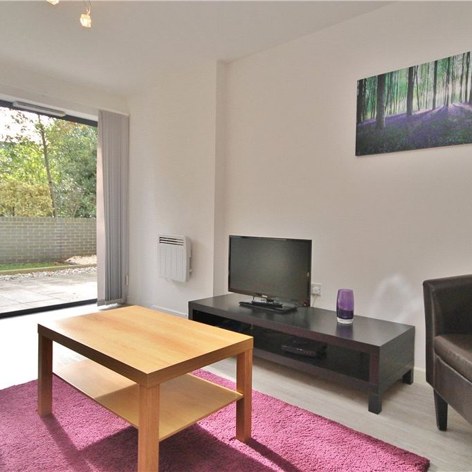 Guildford Road, Woking, Surrey, GU22 7LR - Photo 1