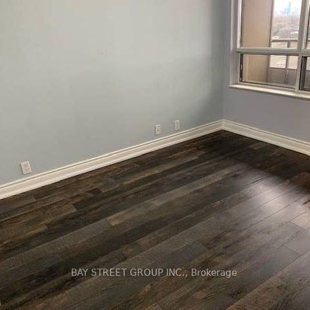 Yonge/Highway 401 Beautiful 1Bdrm Laminate Floor 1Parking Near Bus - Photo 3