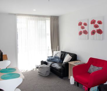 Stylish & Cosy CBD Apartment - Photo 3