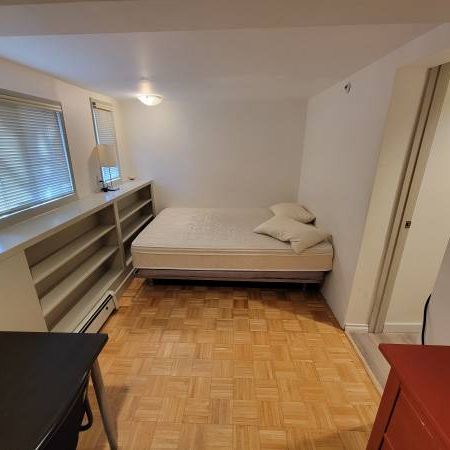 1 furnished bedroom in 2 bedroom apartment - Photo 3