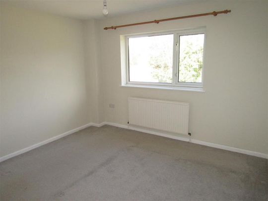 3 bedroom end of terrace house to rent - Photo 1