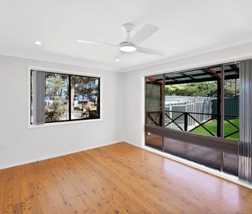 Single level three bedroom home - Photo 5