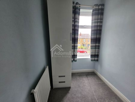 Price £1,000 pcm - Available Now - Unfurnished - Photo 4