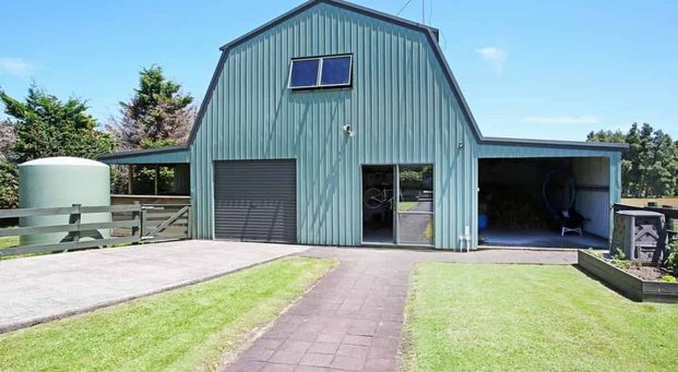 Lifestyle Living at Its Best - 4-Bedroom Home with Pool, Spa & Shed on 2.2 Hectares - Photo 1