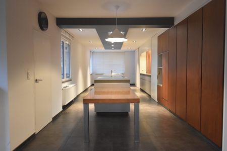 Volledig gerenoveerde woning met tuin en carport - Foto 4