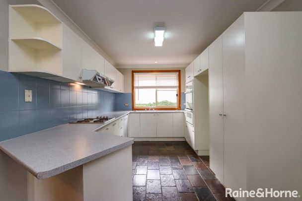 8 Wright Place, Windradyne, NSW 2795 - Photo 1