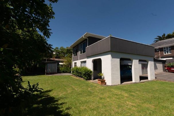 Bright, Calm & Pet-Friendly Home in Glendene - Photo 1