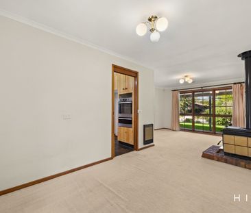 25 Mellor Circuit, Florey ACT 2615 - House For Rent | Domain - Photo 2