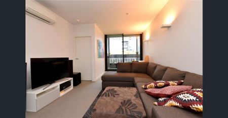 Make Yourself At Home - Unfurnished 2 Bedroom Apartment In The Perfect Location! - Photo 2