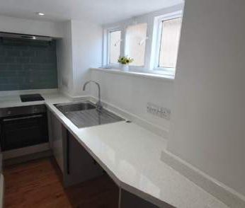 1 bedroom property to rent in Chard - Photo 3