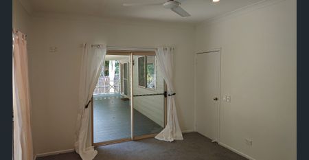 Coastal Family Living in Beautiful Peregian Beach - Photo 2