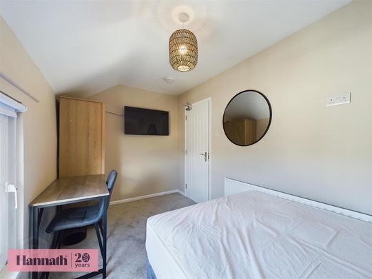 Room 5, 13 Harford Street, Portadown, Craigavon, BT62 3AA - Photo 1