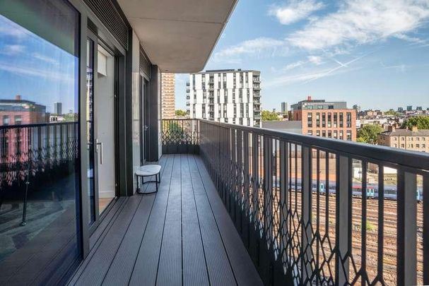 Sutherland Apartments, Alba Square, London, SW1W - Photo 1