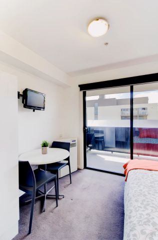 Standard 1 Bedroom - Photo 2