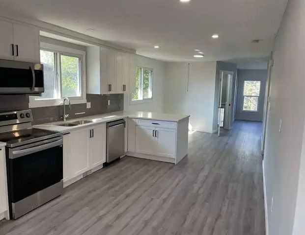 Fully renovated house | Calgary - Photo 1