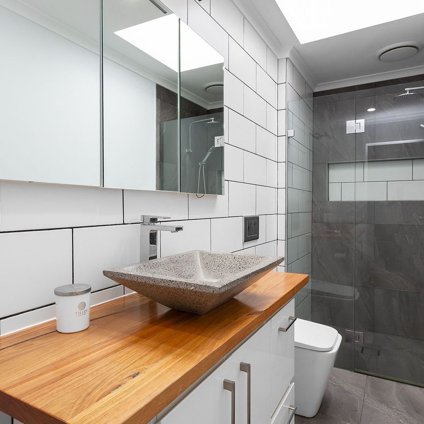 Seaside Retreat - Coastal Comfort and Contemporary Living - Photo 1