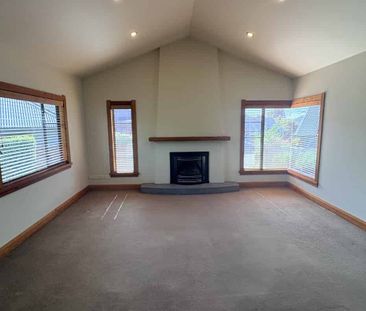 EXCLUSIVE AND EXECUTIVE IN HAVELOCK NORTH - Photo 1