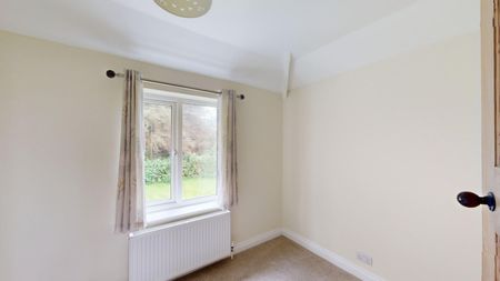 2 bedroom House To Let - Photo 3