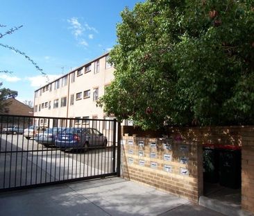 One Bedroom Apartment in Prime Location - Photo 5