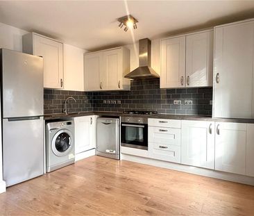 2-4 Forest Drive East, London - Photo 3