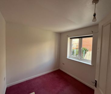 3 bedroom end of terrace house to rent - Photo 2