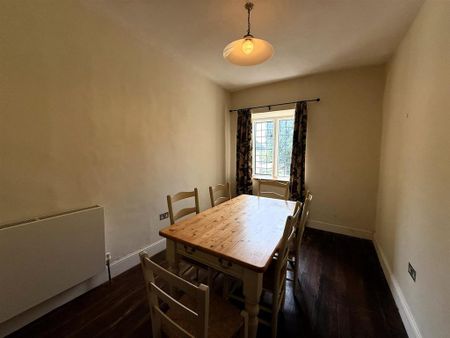 5 bedroom semi-detached house to rent - Photo 4