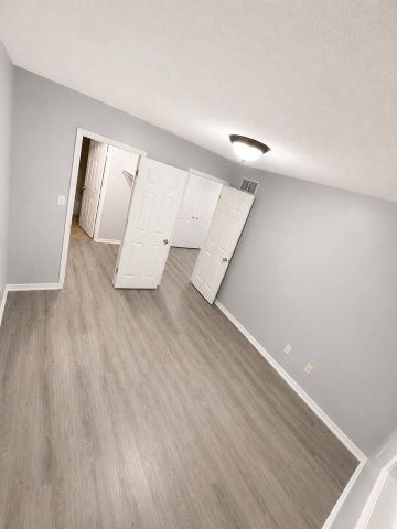 For Lease - 175 Stanley Street Unit# 39, Barrie, Ontario - Photo 4