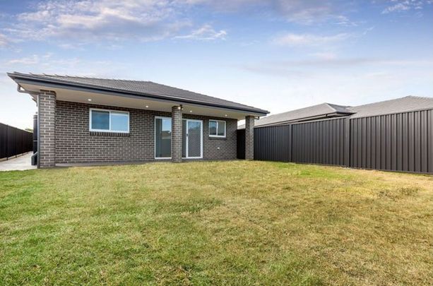 Modern Granny Flat with Private Access & Access to Harrington Grove Facilities - Photo 1