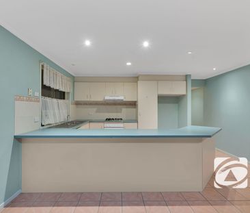 THREE BEDROOM HOME IN COURT LOCATION - Photo 6