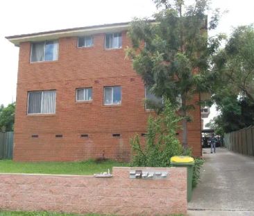 “Available 13 November” - Photo 4