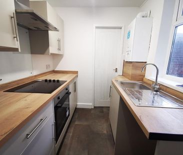 2 bedroom flat to rent - Photo 3