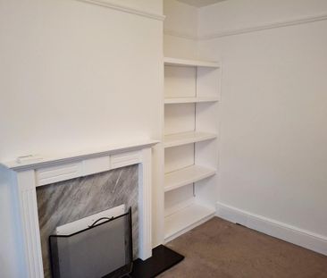 4 bedroom semi-detached house to rent - Photo 2