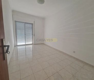 Apartment T2 in Amora, Seixal - Photo 1