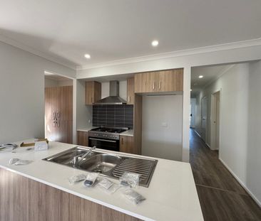 17 Sprout Drive, Tarneit, Vic 3029 - Photo 5