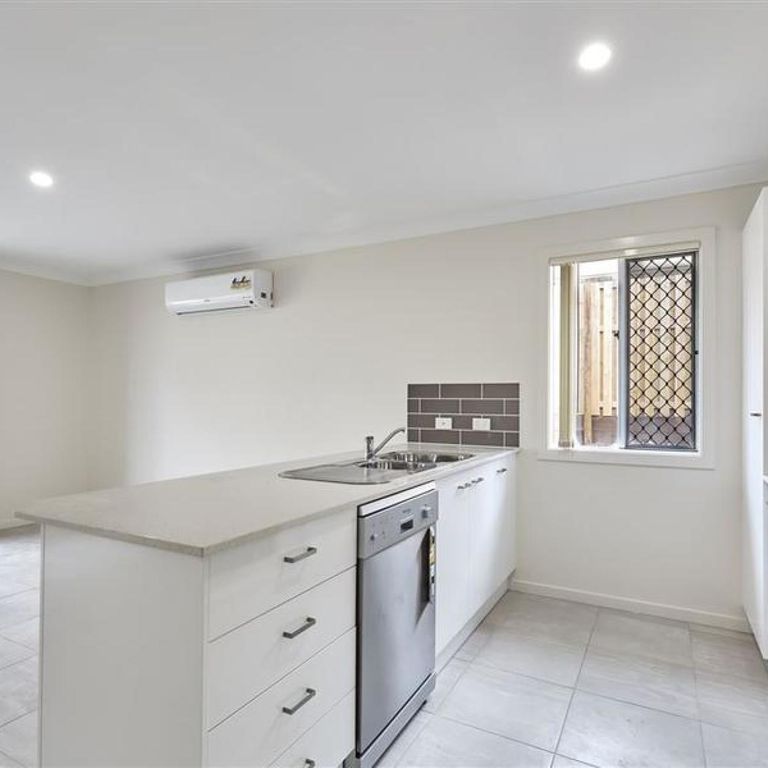 Perfect Large Family Home - Photo 1