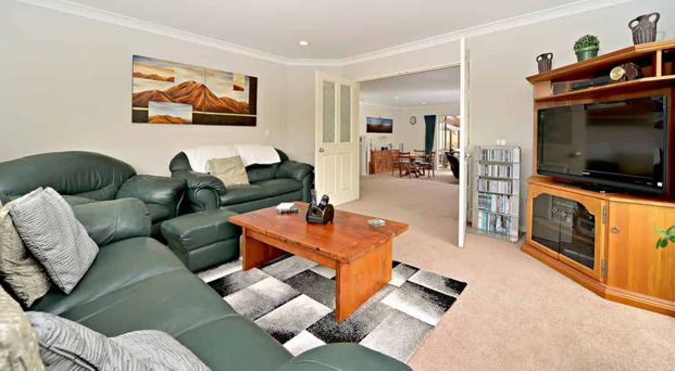 Spacious Family Home with Pool - Ticks All the Box - Photo 1