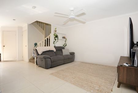 16/102-104 Alexander Drive, Highland Park QLD 4211 - Townhouse For Rent | Domain - Photo 2