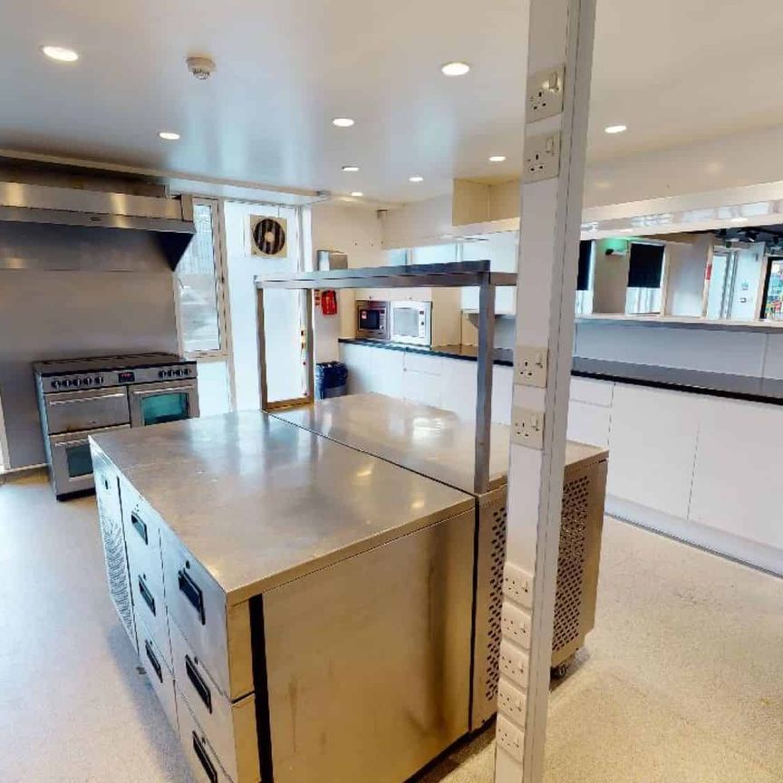 Bronze Studio - Photo 1