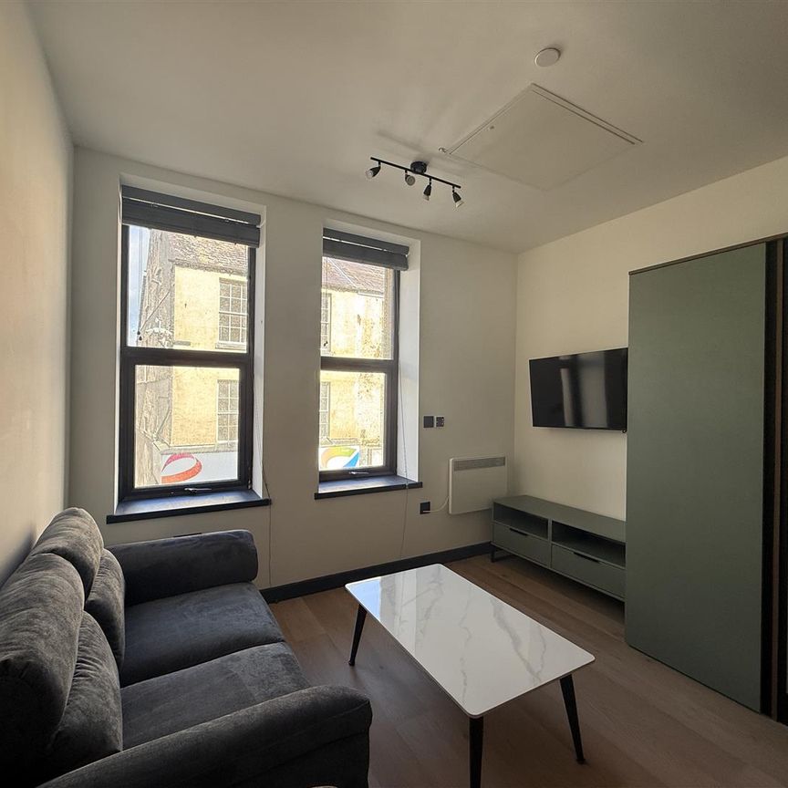 Studio 8, Pollecoff House 290-294 High Street - Photo 1